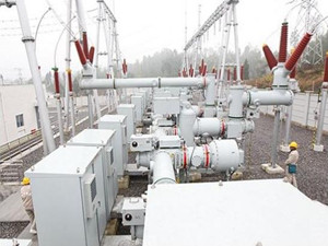 
                
	
                    
	12月6日，隨著220千伏團壩變電站兩臺主變沖擊合閘5次并穩(wěn)定運行，標(biāo)志著國網(wǎng)達州供電公司又一座220千伏智能變電站成功投運。

	

	據(jù)了解，220千伏團壩變電站是達州第三座智能變電站，變電站采用先進的通信、信息和控制技術(shù)，具備自動完成信息采集、測量、控制等功能