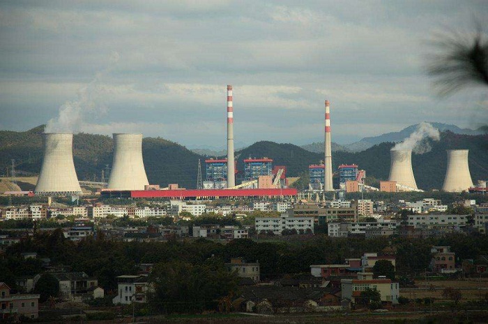 
                
	
                    
	12月13日20時(shí)35分，北京電網(wǎng)最大負(fù)荷達(dá)到1855萬千瓦，較2015年冬季歷史最大負(fù)荷1700.6萬千瓦增長9.11%。據(jù)國網(wǎng)北京電力公司方面預(yù)測，今年冬季，北京地區(qū)電網(wǎng)最大負(fù)荷預(yù)計(jì)將達(dá)到1860萬千瓦，同比去年增幅10.59%，其中采暖負(fù)荷預(yù)計(jì)占近40%