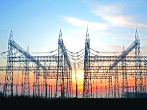 
                
	
                    
	近日，國(guó)務(wù)院防治大氣污染重點(diǎn)工程——滇西北至廣東±800千伏特高壓直流輸電工程（以下簡(jiǎn)稱“滇西北特高壓直流輸電工程”）雙極低端閥組成功投入運(yùn)行，標(biāo)志著該工程正式投運(yùn)。

	

	隨著閥組成功解鎖，滇西北特高壓直流輸電工程向珠三角負(fù)荷中心地區(qū)送出了第一度來(lái)自云南的清潔水電