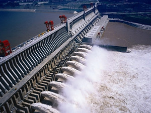 
                
	
                    
	日前，水電九局成功中標西藏DG水電站大壩土建及金屬結構安裝工程。該項目是西藏在建最大水電站，也是目前國內(nèi)海拔最高的碾壓混凝土壩，合同工期51個月