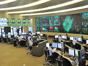 
                
	
                    
	為降低廣西企業(yè)用電成本，激發(fā)實(shí)體企業(yè)發(fā)展動(dòng)力，廣西電力交易中心自2014年開(kāi)展大用戶直接交易以來(lái)，交易電量連續(xù)四年翻番。2017年完成市場(chǎng)交易電量379億千瓦時(shí)，減少客戶用電成本21.8億元