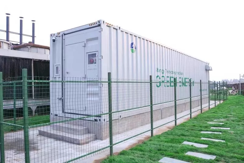 
	中國儲能網(wǎng)訊：儲能電站建設(shè)多大規(guī)模才能與用戶負(fù)荷良好互動、實(shí)現(xiàn)什么樣的最優(yōu)化運(yùn)行方式才能獲得最大的經(jīng)濟(jì)效益、項(xiàng)目投資規(guī)模、盈利能力直接關(guān)系到能否吸引到投資方的關(guān)鍵。用戶方能夠得到多大的讓利，是否對用戶電力系統(tǒng)有影響直接關(guān)系到項(xiàng)目能否落地