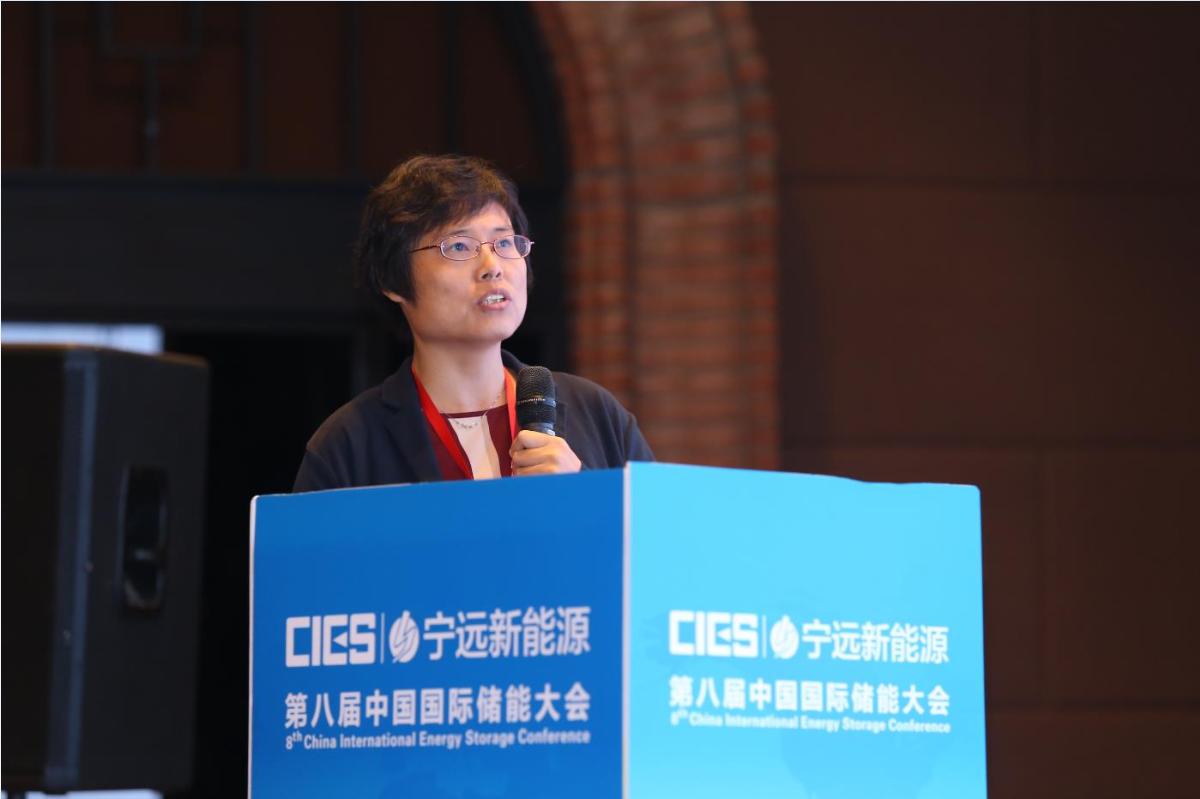 
	中國儲能網(wǎng)訊：5月19日至21日，“第八屆中國國際儲能大會”在深圳隆重召開， 來自中國、美國、德國、英國、加拿大、西班牙、日本、韓國、澳大利亞等國和地區(qū)1500余位政府機構(gòu)、科研院所、行業(yè)組織、電力公司、新能源項目單位、系統(tǒng)集成商等代表出席本次大會。


	武漢理工大學(xué)副研究員李賞在氫能與燃料電池專場，以“中國低溫燃料電池發(fā)展現(xiàn)狀”為題，發(fā)表了精彩演講