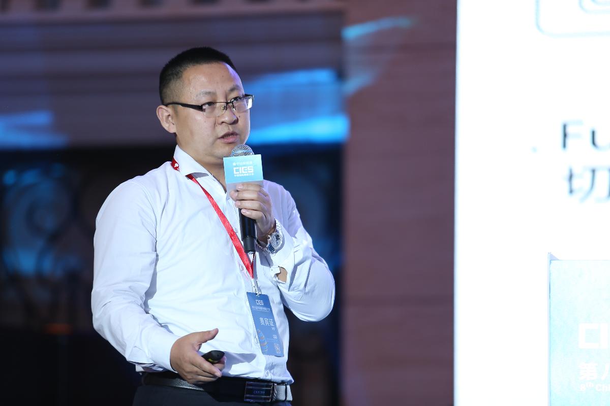 
	
		中國儲(chǔ)能網(wǎng)訊：5月19日至21日，“第八屆中國國際儲(chǔ)能大會(huì)”在深圳隆重召開， 來自中國、美國、德國、英國、加拿大、西班牙、日本、韓國、澳大利亞等國和地區(qū)1500余位政府機(jī)構(gòu)、科研院所、行業(yè)組織、電力公司、新能源項(xiàng)目單位、系統(tǒng)集成商等代表出席本次大會(huì)。
	
	
		力信（江蘇）能源科技有限責(zé)任公司副總裁、研究院院長程君在儲(chǔ)能電池專場，以“儲(chǔ)能電池技術(shù)特點(diǎn)及應(yīng)用”為題，發(fā)表了精彩演講