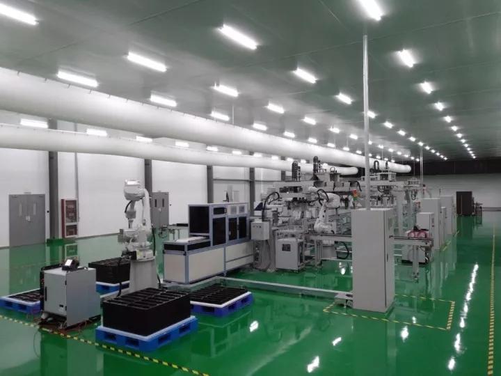 
	中國儲能網(wǎng)訊：5月28日，深圳市科陸電子科技股份有限公司（以下簡稱“科陸”）與深圳市能隙科技有限公司（以下簡稱“能隙科技”）簽訂了《采購合同》，科陸將向能隙科技銷售儲能電池包，合同總金額約 2.14 億元人民幣，該合同供貨的儲能電池包系統(tǒng)主要用于全球儲能市場的高低壓分布式光伏電站，最終客戶為電站運(yùn)營商，其中儲能電池包由科陸與韓國LG化學(xué)合資成立的無錫陸金新能源有限公司研發(fā)和生產(chǎn)供貨。


	


	陸金新能源自動生產(chǎn)線


	本次合同簽訂，并非科陸與能隙科技第一次合作