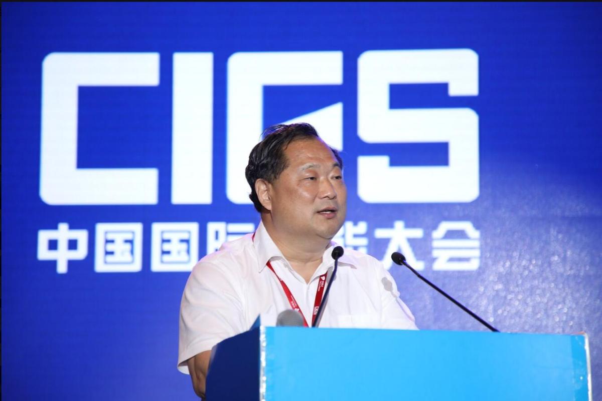 
	中國儲能網(wǎng)訊：5月19日至21日，“第八屆中國國際儲能大會”在深圳隆重召開， 來自中國、美國、德國、英國、加拿大、西班牙、日本、韓國、澳大利亞等國和地區(qū)1500余位政府機構(gòu)、科研院所、行業(yè)組織、電力公司、新能源項目單位、系統(tǒng)集成商等代表出席本次大會。



	深圳供電局有限公司技術(shù)專家、教授級高工楊忠亮在“直流配電與儲能專場”，發(fā)表了題為“儲能在直流配網(wǎng)中應(yīng)用發(fā)展探討”的精彩演講