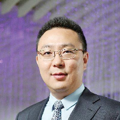 
	中國(guó)儲(chǔ)能網(wǎng)訊：隨著儲(chǔ)能鋰電池技術(shù)的進(jìn)步，從削峰填谷的用戶側(cè)、配網(wǎng)側(cè)儲(chǔ)能，到用儲(chǔ)能解決棄風(fēng)、棄光，儲(chǔ)能應(yīng)用場(chǎng)景日趨多元化，商業(yè)模式也日漸清晰。面對(duì)迅速發(fā)展的儲(chǔ)能市場(chǎng)，中天科技實(shí)施“差異化”戰(zhàn)略，結(jié)合自身技術(shù)優(yōu)勢(shì)與多年行業(yè)積淀，在儲(chǔ)能領(lǐng)域持續(xù)發(fā)力，為用戶提供系統(tǒng)化解決方案