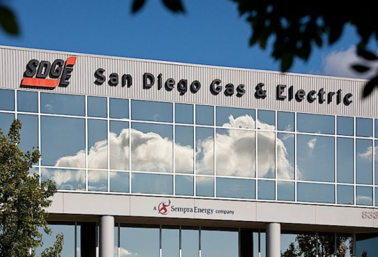 
	中國儲能網(wǎng)訊：加利福尼亞的主要公用事業(yè)部門在部署儲能系統(tǒng)方面受到加利福尼亞州AB2514法案的約束，而在該州的公用事業(yè)部門的長期規(guī)劃需要考慮采用其他選擇。


	


	日前據(jù)悉，加利福尼亞州投資者擁有的公用事業(yè)公司（IOU）圣地亞哥燃氣與電力公司（SDG＆E）已與RES、AMS和Enel Green Power等公司簽約，在其服務區(qū)安裝部署總共85兆瓦/334兆瓦時的五個儲能項目