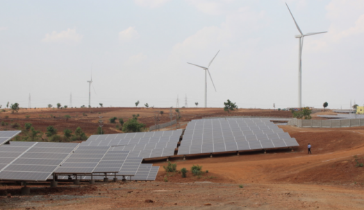 
	中國儲能網(wǎng)訊：日前據(jù)悉，印度的一個2.5GW混合風力發(fā)電和太陽能發(fā)電招標方案指出，支持開發(fā)商部署儲能設施以幫助這些項目的電力輸出。


	 


	通過透明招標程序分配的計劃產(chǎn)能被印度咨詢機構(gòu)Bridge to India公司評為是印度在能源應用中邁出的“正確的一步”