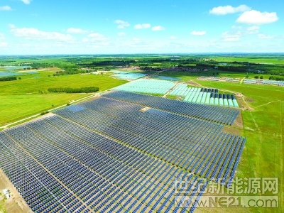 每有客人到訪，河北張北小二臺鎮(zhèn)德勝村村支書葉潤兵最津津樂道的還是村里“鐵桿莊稼”的收成，因為它讓過去“干一年只夠過個年”的村民如今手里有了余錢。

葉潤兵所說的“鐵桿莊稼”是指村里的光伏發(fā)電