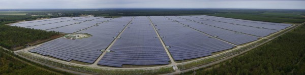 歐洲第一座吉瓦級大小的光伏電站可能建在約有1800公頃農(nóng)業(yè)用地上，分布在Allons，Boussès，Sauméjan和Pompogne四個法國南部城市。



法國咨詢公司Eco Solution Energie表示，目前有五個開發(fā)商對該項目建設感興趣：法國能源巨頭Engie和Total（其愛爾蘭子公司Amarenco），法國太陽能項目開發(fā)商Neoen，Reden Solar和Valeco