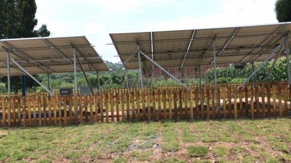 中國水資源缺乏和水污染嚴(yán)重地制約著我國總體經(jīng)濟(jì)的健康持續(xù)發(fā)展，基礎(chǔ)設(shè)施滯后和管理水平低下抑制了農(nóng)村地區(qū)居民生活質(zhì)量的改善和提高，現(xiàn)國家正在加大力度扶持新農(nóng)村水改項目，農(nóng)村地區(qū)的水環(huán)境治理應(yīng)成為我國環(huán)境綜合治理的重要組成部分。為科學(xué)、客觀地對農(nóng)村污水處理進(jìn)行技術(shù)開發(fā)，按照建設(shè)相關(guān)環(huán)保法規(guī)、標(biāo)準(zhǔn)的規(guī)定，為了節(jié)約用水、保護(hù)環(huán)境以及增加社會社會效益與環(huán)境效益