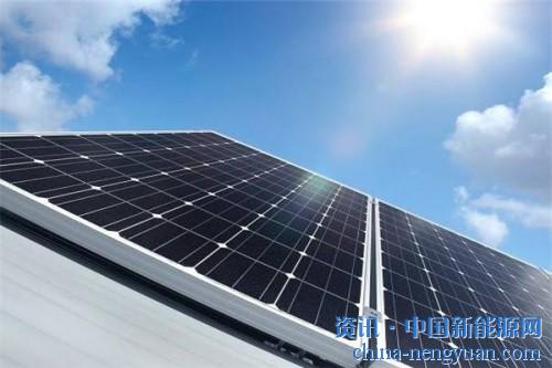                                                                                                                                                                     
	　　截至2017年底，累計(jì)可再生能源發(fā)電補(bǔ)貼缺口總計(jì)達(dá)到1127億元，其中光伏補(bǔ)貼缺口455億元，約占四成，且呈逐年擴(kuò)大趨勢(shì)。

	　　“新政并沒有限制不靠補(bǔ)貼的新增