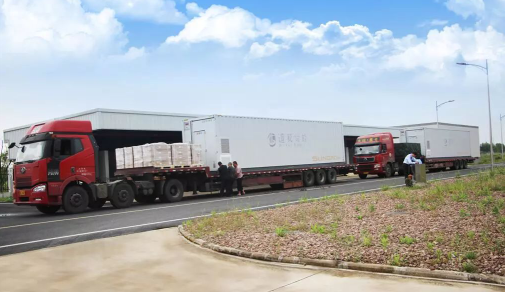 “陽光電源在儲(chǔ)能調(diào)頻市場(chǎng)經(jīng)驗(yàn)非常豐富，早在2011年就承建了國內(nèi)規(guī)模最大的MW級(jí)電網(wǎng)調(diào)頻項(xiàng)目，提供的高度集成一體化儲(chǔ)能系統(tǒng)解決方案和經(jīng)濟(jì)便捷一站式售后服務(wù)在我們業(yè)內(nèi)口碑極佳，這次很高興與陽光合作?！鄙轿麟姀S負(fù)責(zé)人對(duì)陽光電源儲(chǔ)能給予高度評(píng)價(jià)