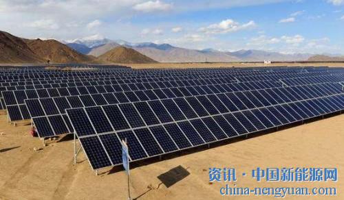                                                                                                                                                                     
	　　臺(tái)灣市場(chǎng)研究公司TrendForce對(duì)中國光伏新政的廣泛影響進(jìn)行了研究。分析師周二表示：“面對(duì)供過于求的局面，中國光伏組件制造商將尋求出口過剩產(chǎn)品的途徑，甚至將產(chǎn)