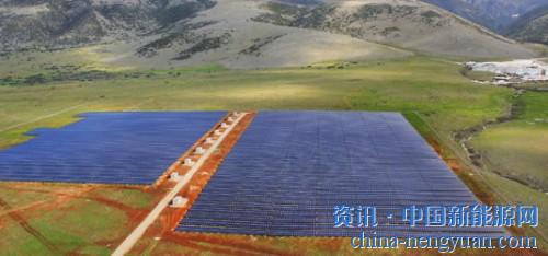                                                                                                                                                                     
	　　在這個(gè)世界上，沒有哪一個(gè)國家發(fā)展光伏能夠回避使用補(bǔ)貼這一方法。中國是這樣，被譽(yù)為新能源發(fā)展標(biāo)桿的德國是這樣，遠(yuǎn)離歐洲大陸的英國也是這樣