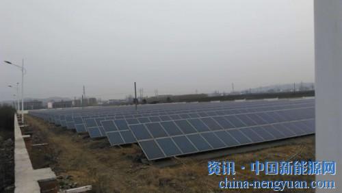                                                                                                                                                                     
	　　7月20日，記者從省工信廳獲悉，上半年，我省太陽(yáng)能光伏產(chǎn)業(yè)發(fā)展勢(shì)頭良好，全省太陽(yáng)能光伏行業(yè)中20戶重點(diǎn)企業(yè)累計(jì)完成工業(yè)總產(chǎn)值230.48億元，同比增長(zhǎng)13.91%。

	　　