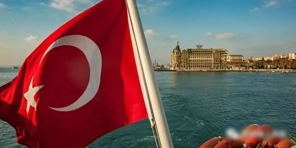                                         
	　　土耳其具有豐富的陸上風(fēng)電資源，截至2017年底，陸上風(fēng)電裝機(jī)超過700萬千瓦。雖然土耳其海上風(fēng)資源也十分豐富，但至今仍然沒有海上風(fēng)電項(xiàng)目