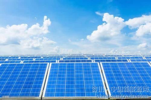                                                                                                                                                                     
	　　2018年上半年，我國(guó)光伏產(chǎn)業(yè)呈現(xiàn)出規(guī)模持續(xù)增長(zhǎng)、市場(chǎng)應(yīng)用保持穩(wěn)定、技術(shù)水平不斷提升和產(chǎn)品出口繼續(xù)增長(zhǎng)等特點(diǎn)。

	　　2014—2018年半年度我國(guó)新增裝機(jī)情況