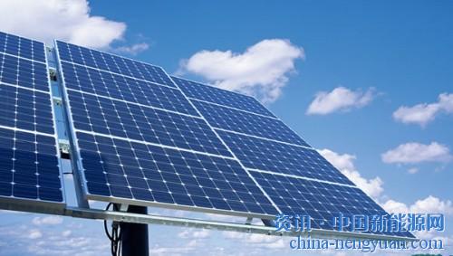                                                                                                                                                                     
	　　印度政府日前宣布，為保護(hù)其國內(nèi)的太陽能產(chǎn)業(yè)，未來兩年將對來自中國和馬來西亞的進(jìn)口太陽能電池征收保障措施關(guān)稅。在截至2019年7月29日的第一年中征收25%關(guān)稅，第二年前6個月