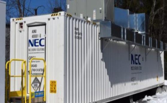 
	中國儲能網(wǎng)訊：經(jīng)過一周的談判，馬薩諸塞州的利益相關(guān)方達成了一個協(xié)議，允許該州的太陽能和儲能設(shè)施擁有者保留其儲能容量的所有權(quán)。


	這個折衷方案允許住宅太陽能和儲能設(shè)施擁有有者保留將其設(shè)施的容量投標到ISO New England公司的遠期容量市場的權(quán)利