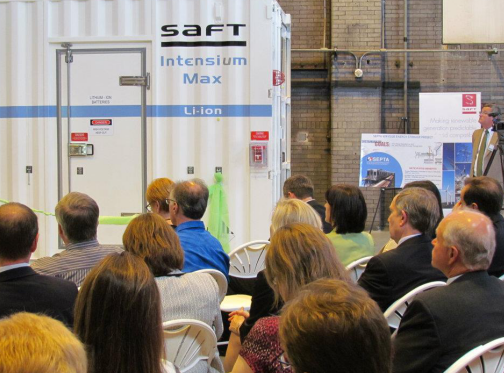 
	中國儲能網(wǎng)訊：日前據(jù)悉，明尼蘇達州電力合作公司Connexus Energy公司最近證實，該公司正在建設(shè)一個15MW/30MWh的電池儲能系統(tǒng)，而另一家非營利性廠商佛蒙特州電力合作社將在其服務(wù)區(qū)域內(nèi)建設(shè)一個1.9MW/5.3MWh電池儲能系統(tǒng)。


	Connexus公司是Great River Energy公司的子公司，Great River Energy是一家電力傳輸和發(fā)電合作社，也是明尼蘇達州第二大電力公司