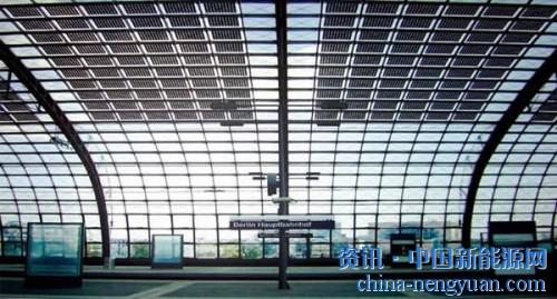                                                                                                                                                                     
	　　剛剛上天的帕克太陽能探測器，身負太陽能電池板開啟了7年“逐日”任務，其在宇宙中的能源供應將與太陽綁定，工作可持續(xù)性更有保障。

	　　對太陽能的利用，