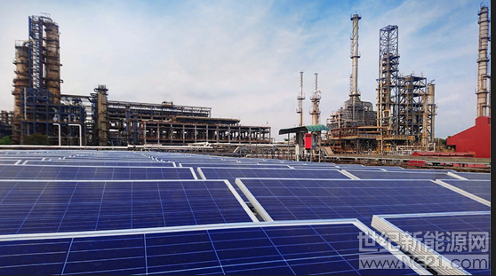 作為代表了中國(guó)先進(jìn)智造的優(yōu)秀光伏逆變器企業(yè)固德威，在國(guó)際市場(chǎng)影響力倍增，特別在南亞光伏重鎮(zhèn)印度，接連中標(biāo)多個(gè)兆瓦級(jí)太陽(yáng)能屋頂電站項(xiàng)目，奠定市場(chǎng)領(lǐng)先地位。
近期，固德威順利完成了對(duì)芒格洛爾煉油和石化有限公司6MW工商業(yè)光伏電站的逆變器供貨及技術(shù)支持，該項(xiàng)目的安裝商塔塔電力公司在綜合對(duì)比了各家產(chǎn)品和服務(wù)后，經(jīng)過(guò)慎重考量、評(píng)估，最終決定使用固德威的智能光伏逆變器，充分體現(xiàn)了固德威的產(chǎn)品實(shí)力和品牌影響力