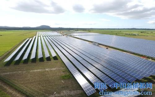                                                                                                                                                                     
	　　中國(guó)光伏（PV）產(chǎn)品制造商天合光能有限公司已與泰國(guó)的Banpu Power Public Co Ltd（BKK：BPP）合作，在日本開(kāi)始建設(shè)29兆瓦的太陽(yáng)能電站。

	　　該