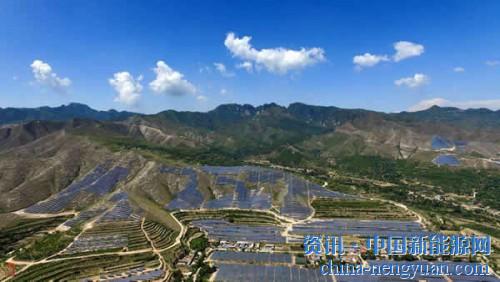                                                                                                                                                                     
	　　《關(guān)于2018年光伏發(fā)電有關(guān)事項(xiàng)的通知》(簡(jiǎn)稱(chēng)“新政”)發(fā)布三個(gè)月了，面對(duì)它帶來(lái)的市場(chǎng)巨變，光伏中人除了抱怨國(guó)家“失信”，國(guó)家