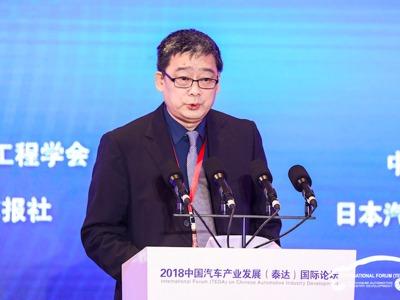 
	中國(guó)儲(chǔ)能網(wǎng)訊：在今天（9月1日）開幕的中國(guó)汽車產(chǎn)業(yè)發(fā)展（泰達(dá)）國(guó)際論壇上，科學(xué)技術(shù)部高新技術(shù)發(fā)展及產(chǎn)業(yè)化司副司長(zhǎng)續(xù)超前表示：“我們國(guó)家新能源汽車從產(chǎn)業(yè)來(lái)看，產(chǎn)業(yè)比較分散，產(chǎn)品技術(shù)水平參差不齊，缺少明星車型和國(guó)際高端品牌。”


	


	續(xù)超前認(rèn)為，雖然我國(guó)新能源汽車產(chǎn)銷量已經(jīng)在世界領(lǐng)先，但占產(chǎn)銷總量只有3%的新能源汽車卻分散在200多家汽車企業(yè)