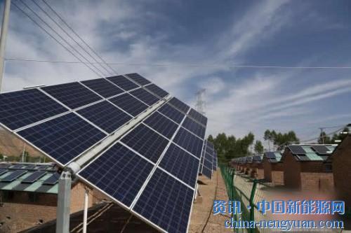                                                                                                                                                                    
	資料圖為青海東部地區(qū)分布式光伏電站?！×_云鵬　攝

	　　記者6日從中國國家電網(wǎng)青海省電力公司獲悉，該省通過實施電力扶貧“施工圖”、打造定點扶貧樣板、強化