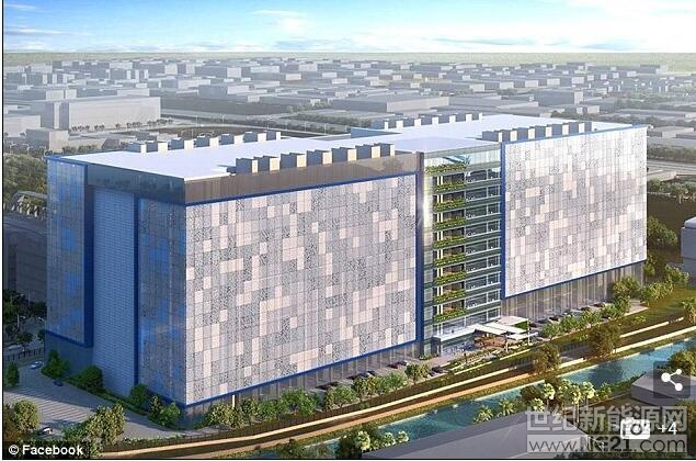 Facebook在亞洲首個定制數(shù)據(jù)中心投入10億美元(7.7億英鎊)，且完全由可再生能源提供動力。



占地180萬平方英尺(170,000平方米)的工廠將設(shè)在新加坡，旨在盡量減少水、能源和土地的使用