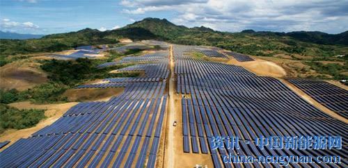                                                                                                                                                                     
	　　“當(dāng)前，需要引導(dǎo)市場和行業(yè)根據(jù)新形勢調(diào)整發(fā)展思路，將光伏發(fā)展重點從擴大規(guī)模轉(zhuǎn)到提質(zhì)增效上來，著力推進技術(shù)進步、降低發(fā)電成本、減少補貼依賴，從而推動行業(yè)有序發(fā)展、高