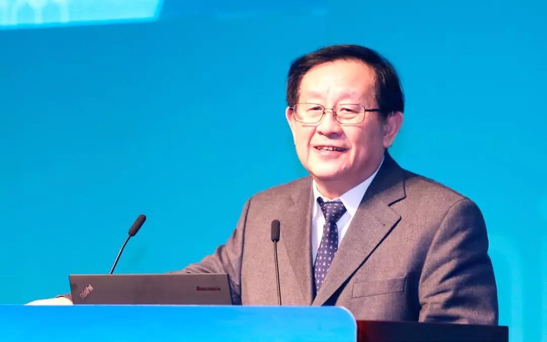 
	中國(guó)儲(chǔ)能網(wǎng)訊：作為新能源汽車的一個(gè)重要發(fā)展方向，氫燃料電池汽車無(wú)疑是當(dāng)下的一個(gè)熱門(mén)領(lǐng)域，廣受業(yè)內(nèi)外關(guān)注。國(guó)內(nèi)的氫燃料電池汽車在近年來(lái)已經(jīng)大有發(fā)展，但其商業(yè)化仍面臨許多壁壘，全國(guó)政協(xié)副主席萬(wàn)鋼分析指出，當(dāng)前氫燃料電池汽車的產(chǎn)業(yè)化、商業(yè)化仍面臨七大明顯問(wèn)題，并對(duì)如何有針對(duì)性地解決問(wèn)題提出了建議，值得業(yè)內(nèi)參考