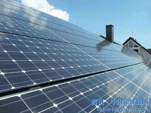                                                                                                                                                                     
	　　盡管來勢洶洶，“5.31新政”似乎尚未將國內光伏行業(yè)帶入至暗時刻。

	　　第一財經記者在2018鹽城綠色智慧能源大會的光伏產業(yè)發(fā)展論壇上了解到，5.