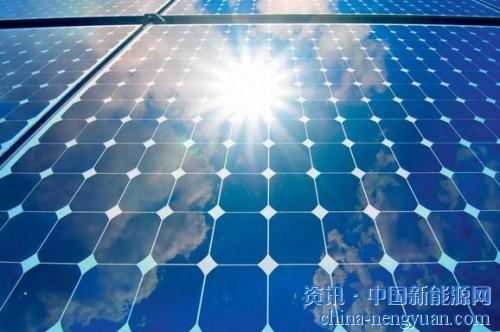                                                                                                                                                                     
	　　據(jù)石家莊海關(guān)統(tǒng)計，今年1至7月，我省出口光伏產(chǎn)品17.7億元，同比(下同)增長79.4%。其中7月出口1.9億元，增長97.7%