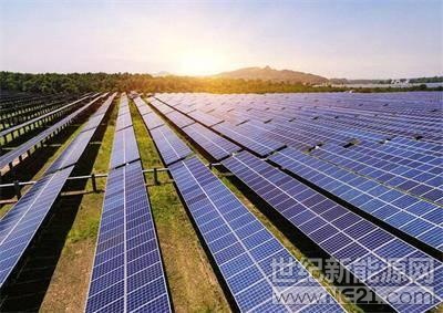  據(jù)彭博報(bào)道，SunPower創(chuàng)5個(gè)月來(lái)最大漲幅，此前美國(guó)總統(tǒng)特朗普對(duì)原產(chǎn)自中國(guó)的進(jìn)口光伏面板加征關(guān)稅，可能讓該公司的產(chǎn)品售價(jià)低于其競(jìng)爭(zhēng)對(duì)手。


 
SunPower主要在墨西哥和馬來(lái)西亞生產(chǎn)光伏面板，所以新一輪的關(guān)稅將能夠讓該公司以低于中國(guó)制造商的價(jià)格出售給美國(guó)買家