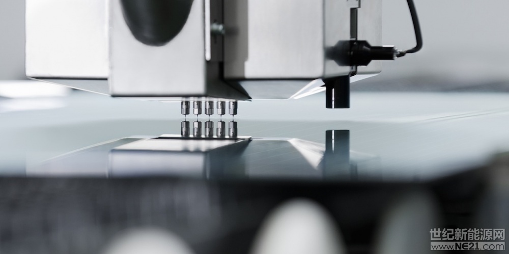  德國(guó)機(jī)械設(shè)備制造協(xié)會(huì)（VDMA）日前表示，目前該國(guó)光伏生產(chǎn)設(shè)備市場(chǎng)的主要驅(qū)動(dòng)力來(lái)自薄膜領(lǐng)域訂單。今年上半年，德國(guó)設(shè)備供應(yīng)商銷售額中的58%來(lái)自這一領(lǐng)域