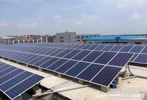  作為國家促進光伏發(fā)電技術(shù)進步、產(chǎn)業(yè)升級、市場應(yīng)用和成本下降的重要示范工程之一，長治市光伏發(fā)電技術(shù)領(lǐng)跑基地建設(shè)以打造成全國一流的技術(shù)領(lǐng)跑研發(fā)和示范應(yīng)用基地為目標，高點起步，精細準備，全速推進，力求早日在能源產(chǎn)業(yè)轉(zhuǎn)型發(fā)展、構(gòu)建多元化中高端現(xiàn)代產(chǎn)業(yè)體系進程中取得新突破。目前，基地建設(shè)已進入項目實施階段，將于明年3月底前開工