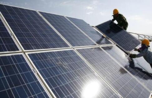                                         
	　　近日，官方發(fā)布了2018年上半年光伏發(fā)電系統(tǒng)建設(shè)運行情況。今年上半年分布式光伏發(fā)展繼續(xù)保持較快增長，山東、浙江、河南、江蘇四省新增裝機均超過100萬千瓦，四省分布式光伏新增裝機占全國的52.6%