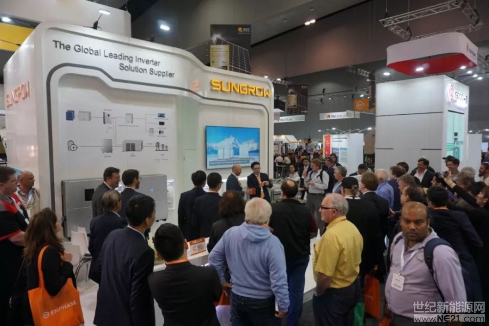  6年，給60000+澳洲家庭帶來清潔電力

如今，陽光電源“火力全開”

光伏+儲能全面進軍澳洲能源市場

10月3日，澳洲規(guī)模最大、最具影響力的澳大利亞全能源展ALL-ENERGY AUSTRALIA在墨爾本盛大啟幕。針對澳洲戶用、工商業(yè)、大型地面等多個細分市場，陽光電源推出多款光伏、儲能重磅新品，產(chǎn)品一經(jīng)發(fā)布就備受青睞并獲得昆士蘭州工商業(yè)儲能項目訂單，再次彰顯陽光電源品牌在澳洲市場的認可度