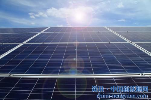                                                                                                                                                                     
	　　我國光伏產(chǎn)業(yè)，走在了世界的最前列，這離不開光伏企業(yè)和企業(yè)家們的努力和奉獻(xiàn)。無論是行業(yè)輝煌時(shí)期還是處于低谷，他們用執(zhí)著的堅(jiān)守，扛起了中國光伏產(chǎn)業(yè)的大旗