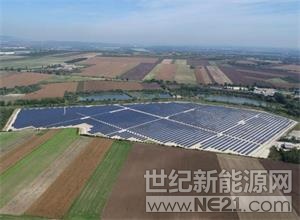 近日，GCL系統(tǒng)集成技術(shù)公司和Solarpro控股公司宣布合作提供21MW的Poly Perc模塊，用于建造MET Dunai太陽能園區(qū)，這是匈牙利最大的光伏項(xiàng)目之一。



該項(xiàng)目位于布達(dá)佩斯附近，占地40公頃，將為約9,000戶家庭提供足夠的可再生能源