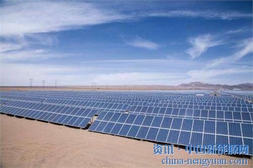                                                                                                                                                                     
	　　國家發(fā)改委等三部委今天聯(lián)合發(fā)布的一則通知，讓整個光伏行業(yè)為之沸騰。

	　　通知明確，將以6月30日為界限，給予光伏新政一個月的緩沖期