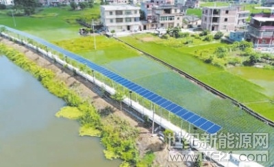 
 
昨日，記者從金淘鎮(zhèn)了解到，該鎮(zhèn)東溪村休閑光伏長廊預(yù)計(jì)10月底完工。據(jù)悉，這是金淘鎮(zhèn)第一條休閑光伏長廊