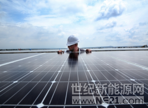 近日，Iberdrola已經與總部位于巴斯克地區(qū)的電信供應商Euskaltel簽署了電力購買協(xié)議（PPA），以便為一家391MW的太陽能項目提供電力，據稱這是電力公司與西班牙電信運營商之間簽署的第一份購電協(xié)議（PPA）。



據了解，Iberdrola已經與Grupo Kutxabank簽署了為期10年的太陽能項目PPA，它也聲稱是能源公司和銀行之間簽署的第一份此類合同