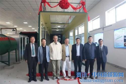                                                                                                                                                                     
	　　10月12日上午，蘭州理工大學(xué)風(fēng)洞實(shí)驗(yàn)室舉行落成啟用儀式，該實(shí)驗(yàn)室是目前我省最大的風(fēng)能利用及風(fēng)工程實(shí)驗(yàn)平臺(tái)。

	　　蘭州理工大學(xué)風(fēng)能利用、風(fēng)工程方向的研究工作始于上世紀(jì)80