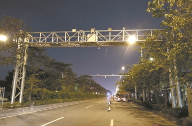 　　【中國(guó)儀表網(wǎng) 儀表產(chǎn)業(yè)】機(jī)動(dòng)車尾氣對(duì)城市市容市貌、大氣污染影響惡劣，也是市區(qū)大氣污染物PM2.5和PM10的主要來(lái)源之一。隨著大氣污染治理工作的深入開展，對(duì)機(jī)動(dòng)車等移動(dòng)源尾氣排放要求越來(lái)越嚴(yán)格，執(zhí)法力度越來(lái)越大