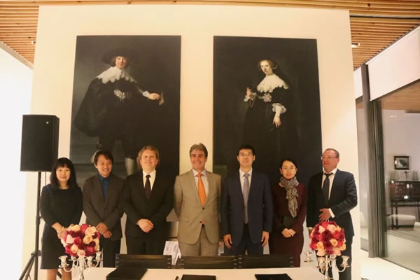                                         
	　　在國家能源局《電力發(fā)展“十三五”規(guī)劃》發(fā)布兩周年之際，為助力中國風(fēng)電市場快速發(fā)展，滿足中國經(jīng)濟(jì)不斷增長所形成的能源需求，啟迪清潔能源集團(tuán)、啟迪清風(fēng)、MECAL（北京）三方共同攜手成立啟迪高智（北京）科技有限公司。簽約儀式于10月18日在荷蘭王國駐中國大使官邸成功舉行